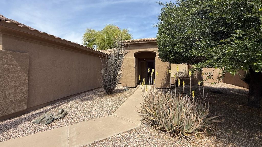 432 W Carob Drive, Chandler, AZ 85248