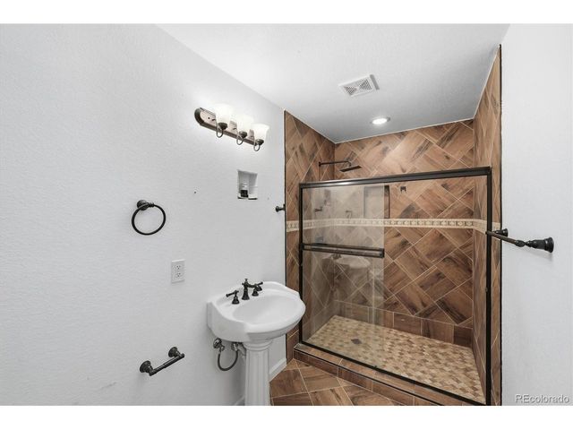 21091 E Flora Pl, Aurora, CO 80013