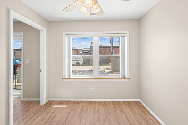 5005 Enfield Avenue 108, Skokie, IL 60077