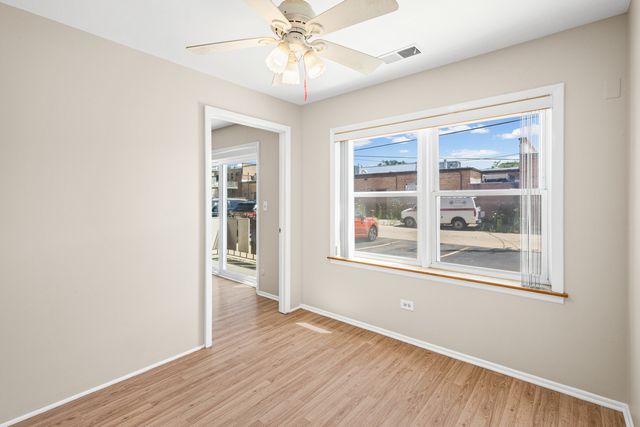 5005 Enfield Avenue 108, Skokie, IL 60077