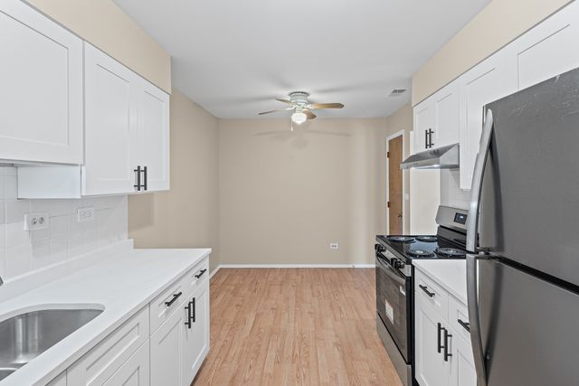 5005 Enfield Avenue 108, Skokie, IL 60077