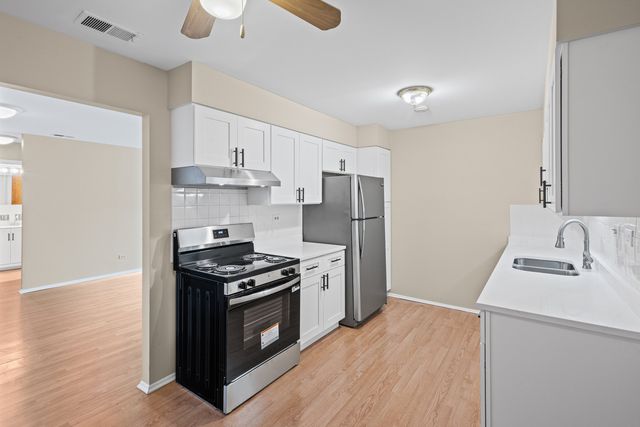 5005 Enfield Avenue 108, Skokie, IL 60077