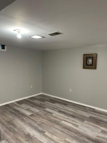 29301 Rockcastle Street, Farmington, MI 48336