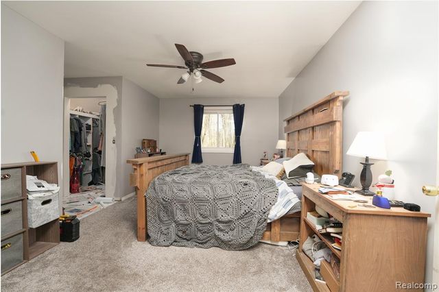 9820 Oakhurst Road, Holly, MI 48442