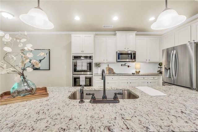 231 Homestead Circle, Forsyth, GA 31029