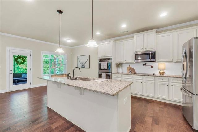 231 Homestead Circle, Forsyth, GA 31029