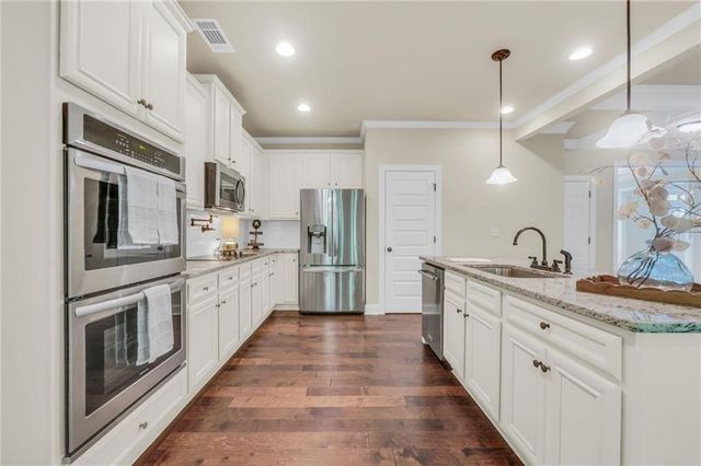 231 Homestead Circle, Forsyth, GA 31029