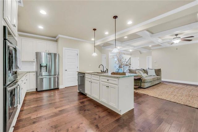 231 Homestead Circle, Forsyth, GA 31029