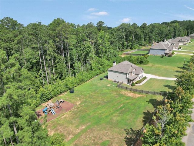 231 Homestead Circle, Forsyth, GA 31029