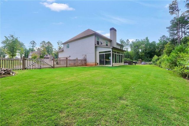 231 Homestead Circle, Forsyth, GA 31029