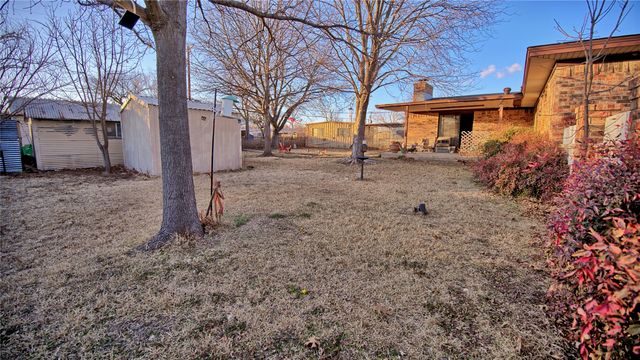 200 Louise Street, Nocona, TX 76255