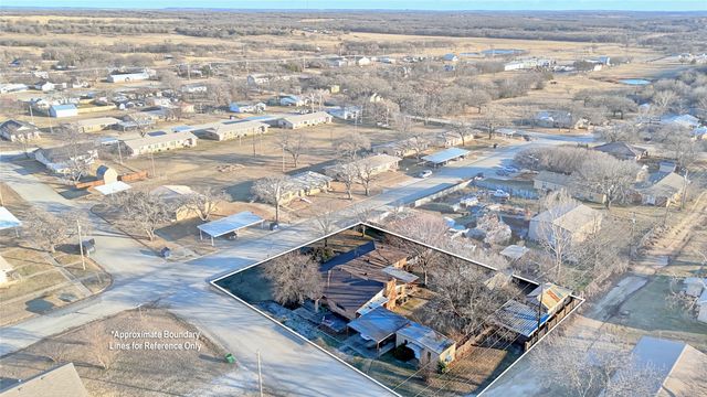 200 Louise Street, Nocona, TX 76255