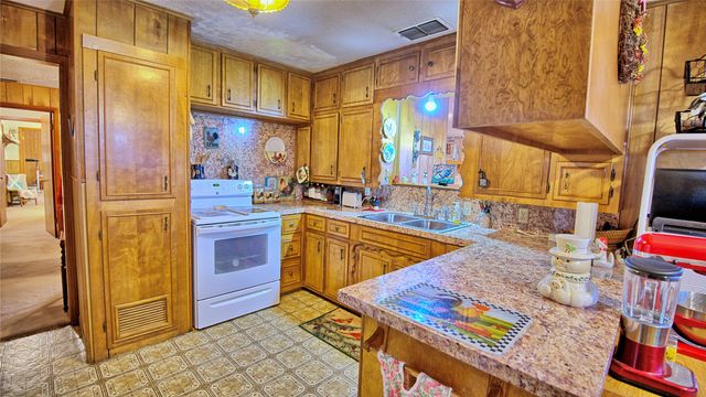 200 Louise Street, Nocona, TX 76255