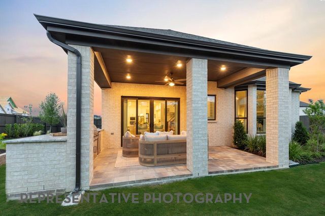 18122 Sunlit Oasis Drive, Webster, TX 77598