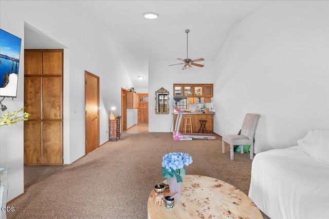 667 Golden Lane, Medford, OR 97504