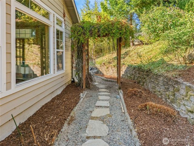 14205 77th Avenue E, Puyallup, WA 98373