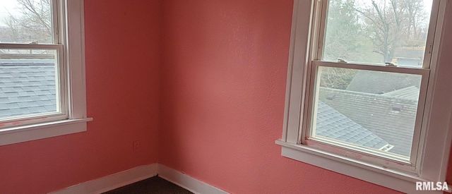 1919 N 7TH Street, Clinton, IA 52732