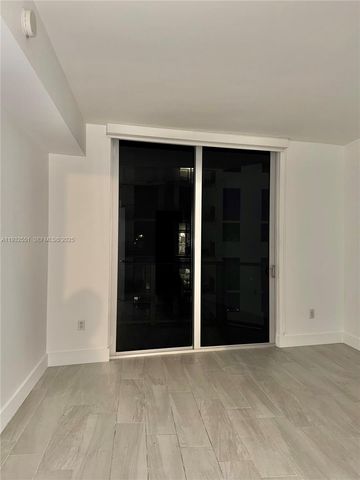 1010 SW 2nd Ave 1405, Miami, FL 33130