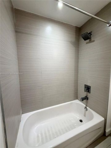 1010 SW 2nd Ave 1405, Miami, FL 33130