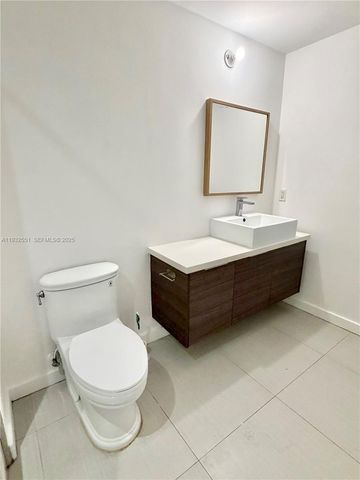 1010 SW 2nd Ave 1405, Miami, FL 33130