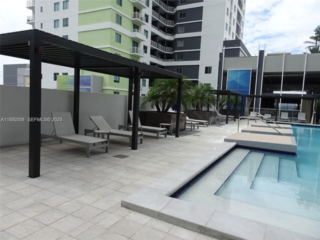 1010 SW 2nd Ave 1405, Miami, FL 33130