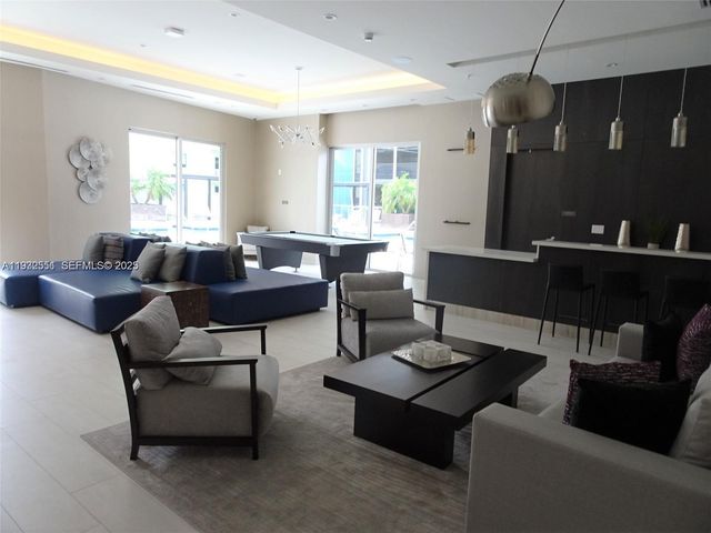 1010 SW 2nd Ave 1405, Miami, FL 33130