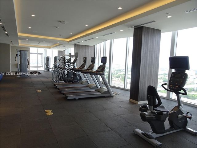 1010 SW 2nd Ave 1405, Miami, FL 33130