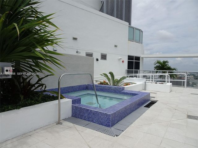 1010 SW 2nd Ave 1405, Miami, FL 33130