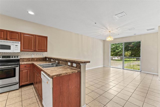 2004 Freeport Ln 4106, Riviera Beach, FL 33404