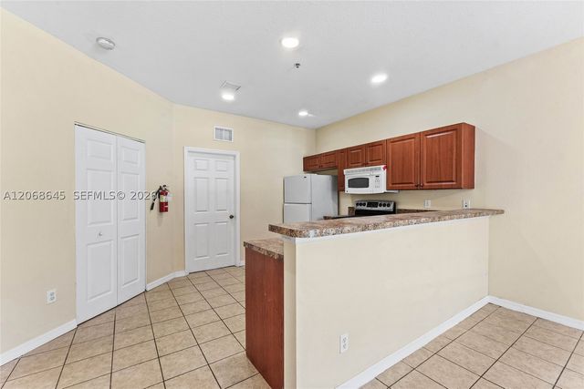 2004 Freeport Ln 4106, Riviera Beach, FL 33404