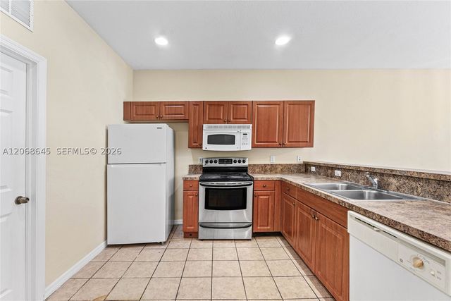2004 Freeport Ln 4106, Riviera Beach, FL 33404