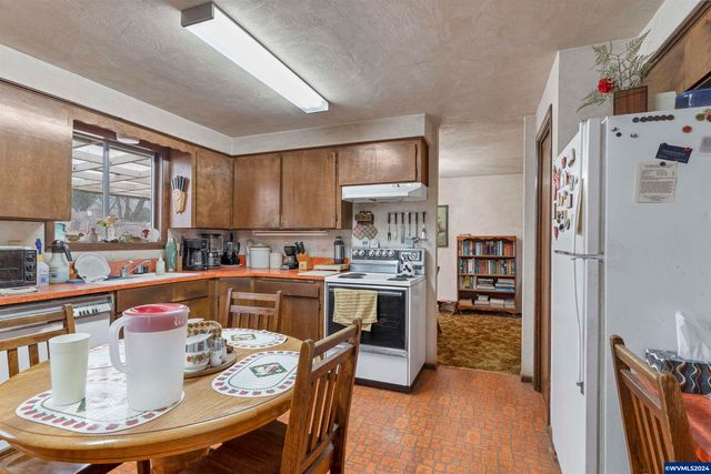 3731 Vitae Springs Rd S, Salem, OR 97306