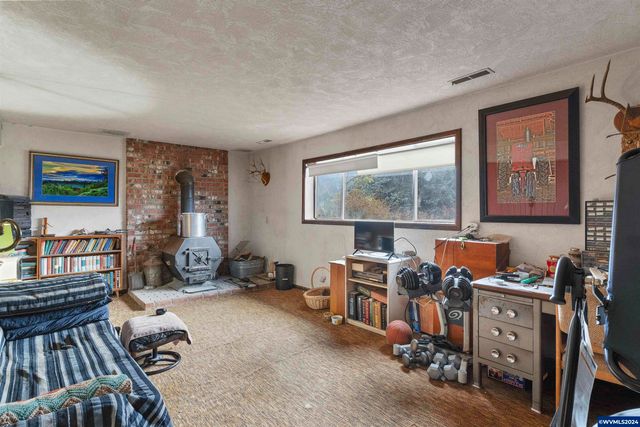 3731 Vitae Springs Rd S, Salem, OR 97306