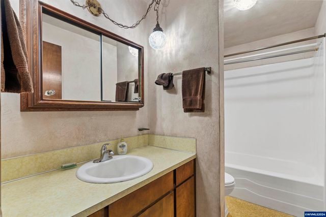 3731 Vitae Springs Rd S, Salem, OR 97306