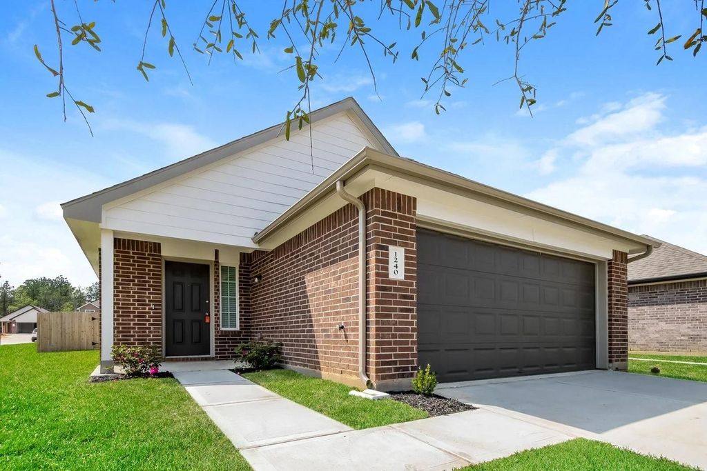 1240 Narrow Heights Drive, Conroe, TX 77301