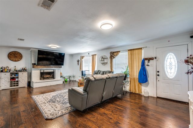 3551 Reeves Street, North Richland Hills, TX 76117