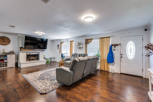 3551 Reeves Street, North Richland Hills, TX 76117