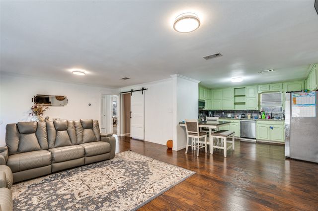 3551 Reeves Street, North Richland Hills, TX 76117