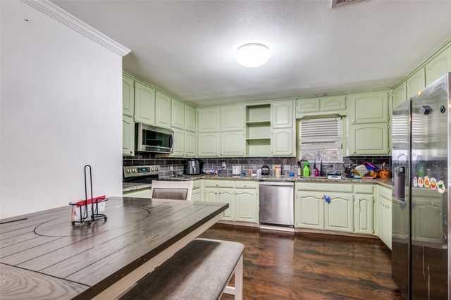 3551 Reeves Street, North Richland Hills, TX 76117