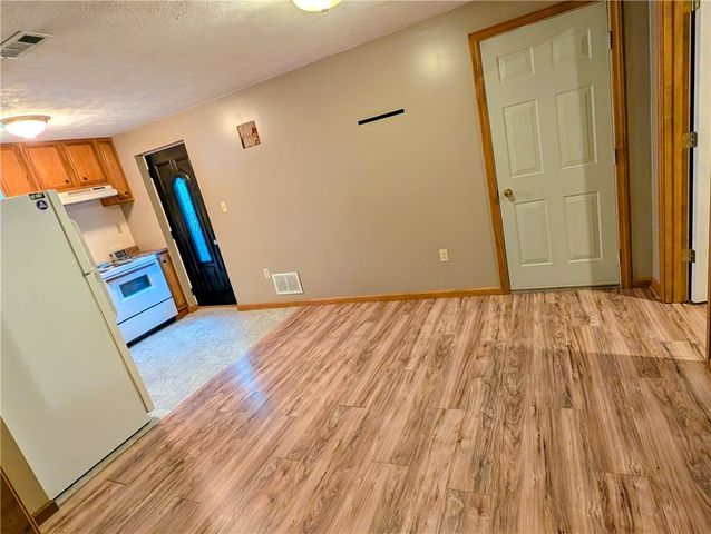 112 Patti Ln, Hopewell Twp, PA 15001