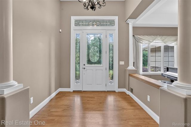 1161 Oakwood Road, Brandon Charter Township, MI 48462