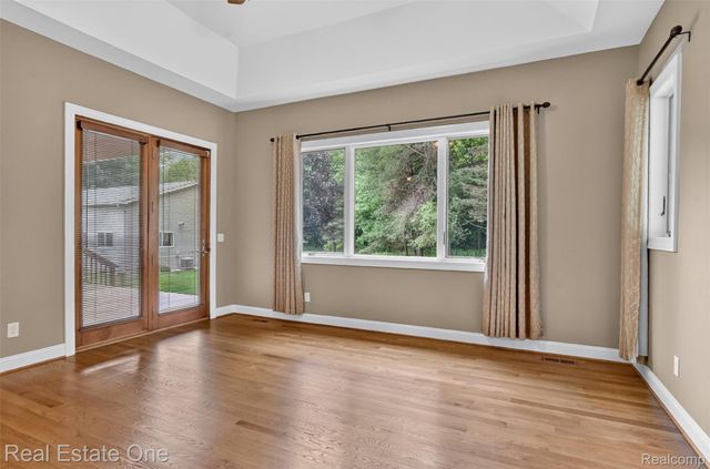 1161 Oakwood Road, Brandon Charter Township, MI 48462
