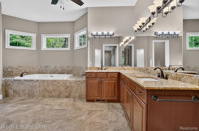 1161 Oakwood Road, Brandon Charter Township, MI 48462