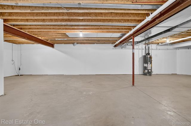 1161 Oakwood Road, Brandon Charter Township, MI 48462