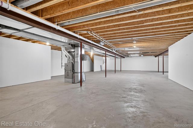 1161 Oakwood Road, Brandon Charter Township, MI 48462