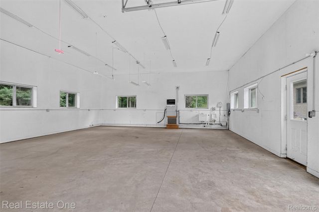 1161 Oakwood Road, Brandon Charter Township, MI 48462