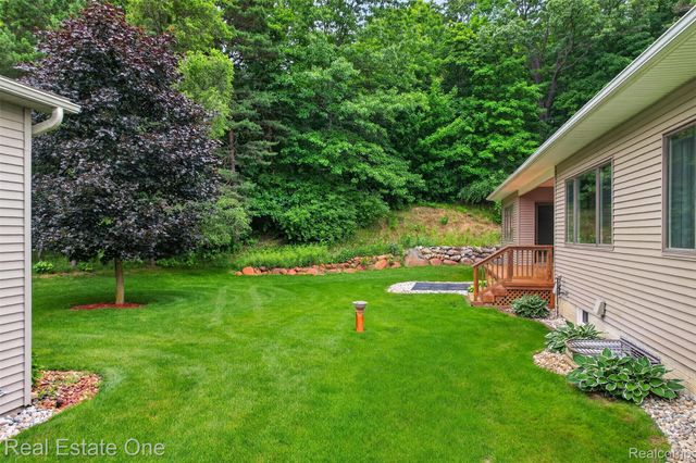 1161 Oakwood Road, Brandon Charter Township, MI 48462