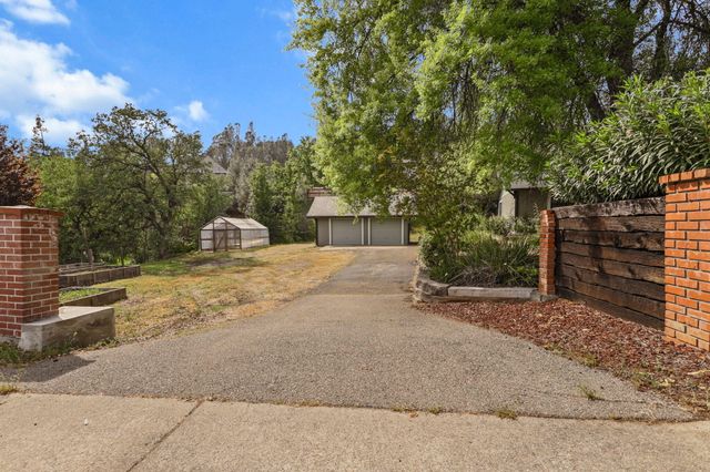 4550 Placer Road, Redding, CA 96001