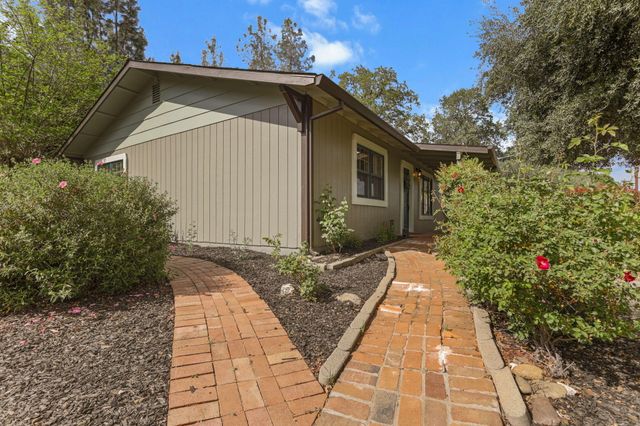 4550 Placer Road, Redding, CA 96001