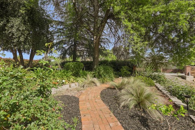 4550 Placer Road, Redding, CA 96001